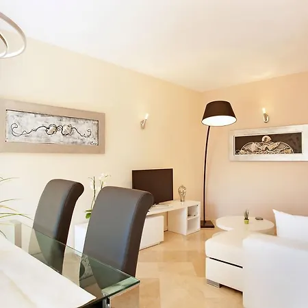 Pinos De Aloha Apartment